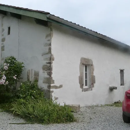 Holiday home Charmante Maison Du Xviie Siecle *